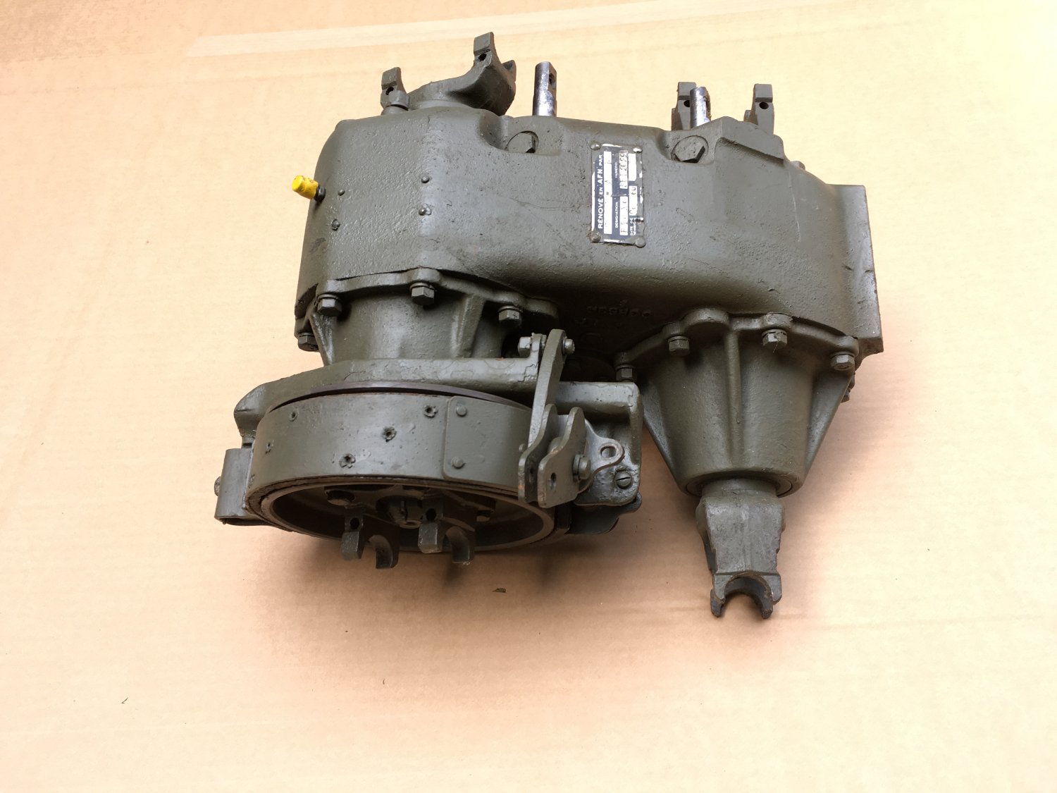 TRANSFER CASE assy (6x6) | Desmet Jeepparts