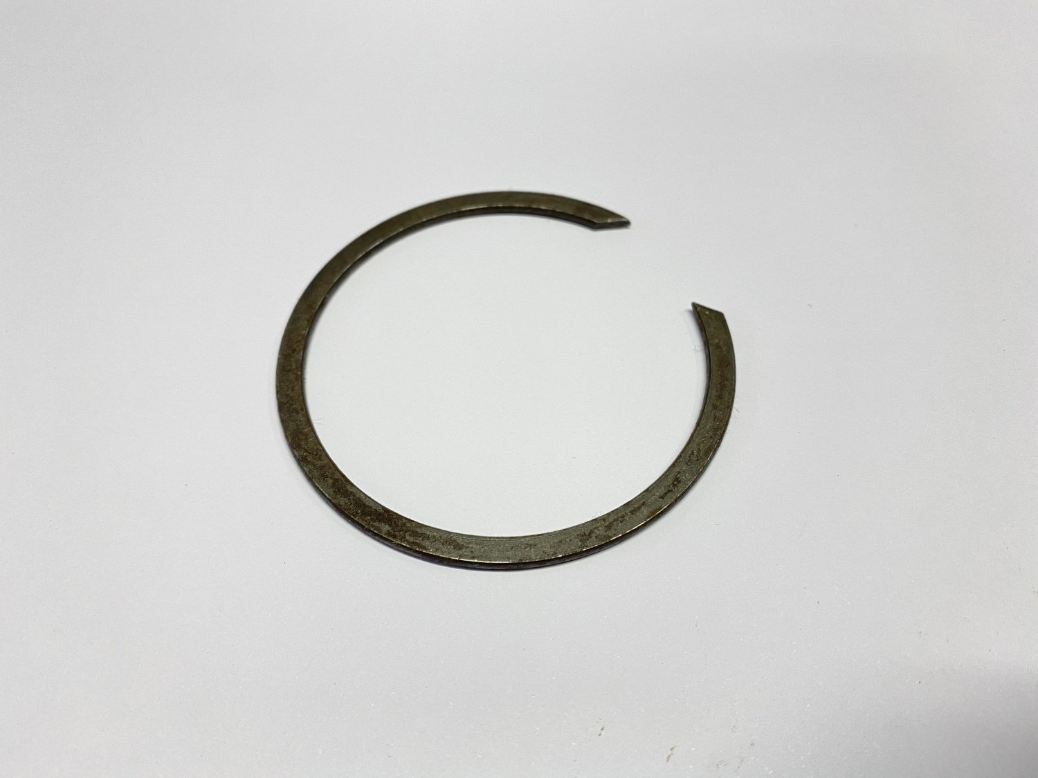SNAP RING, transmission main drive gear bearing Desmet Jeepparts