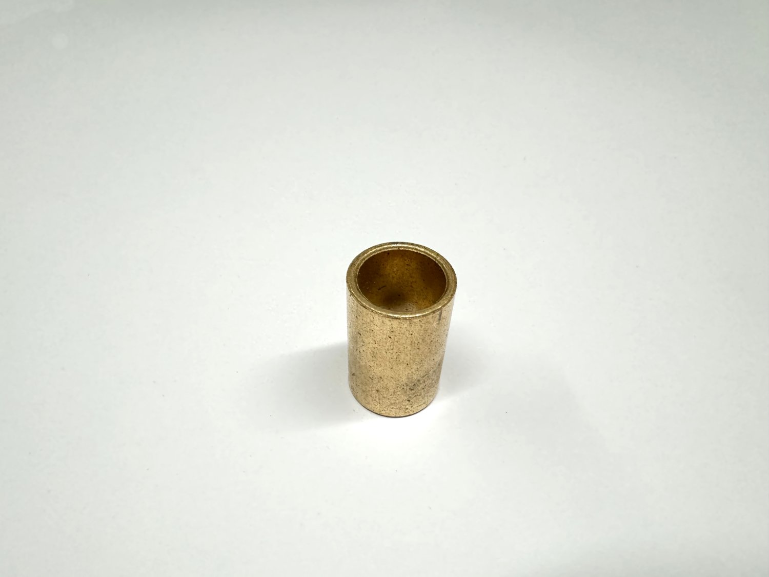 BUSHING, starter in bell housing Desmet Jeepparts