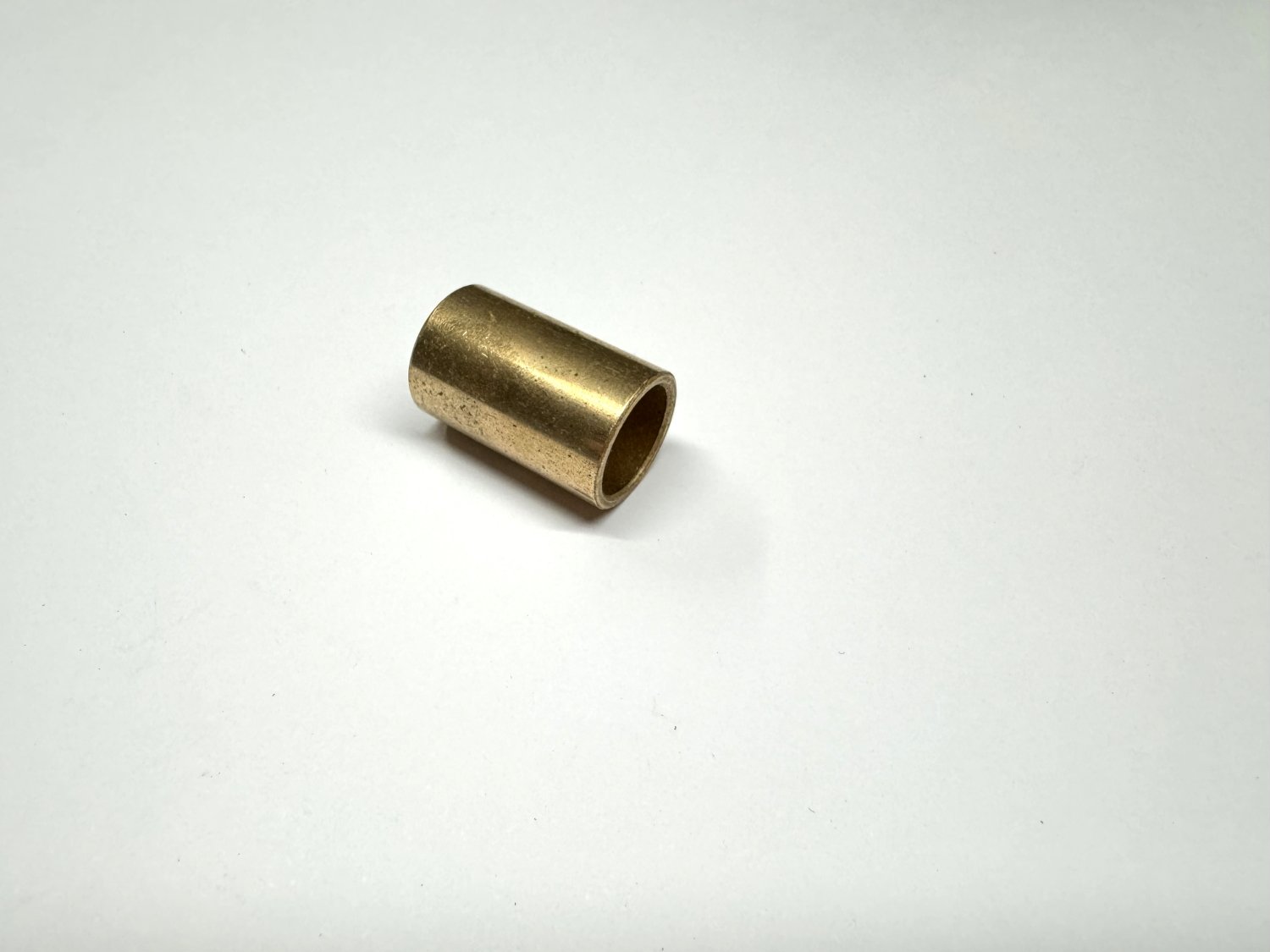 BUSHING, starter in bell housing Desmet Jeepparts